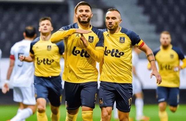 刻显得有些 刻显得有些