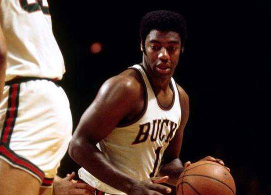 爱德华兹 爱德华兹