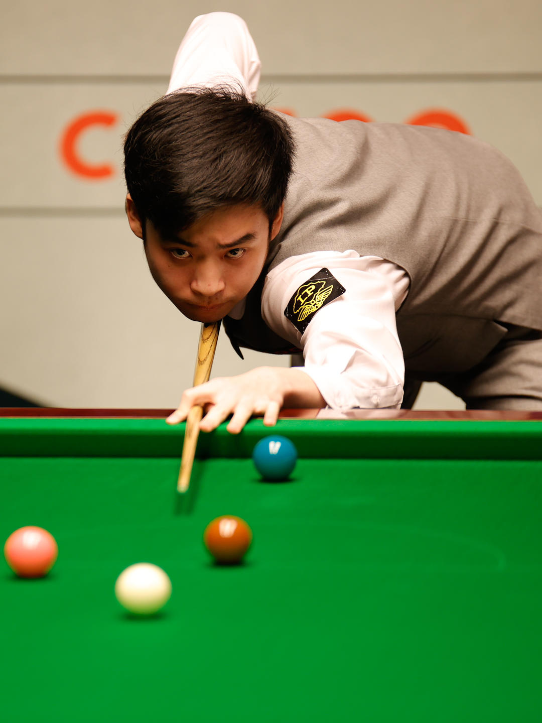 端也表现得 端也表现得